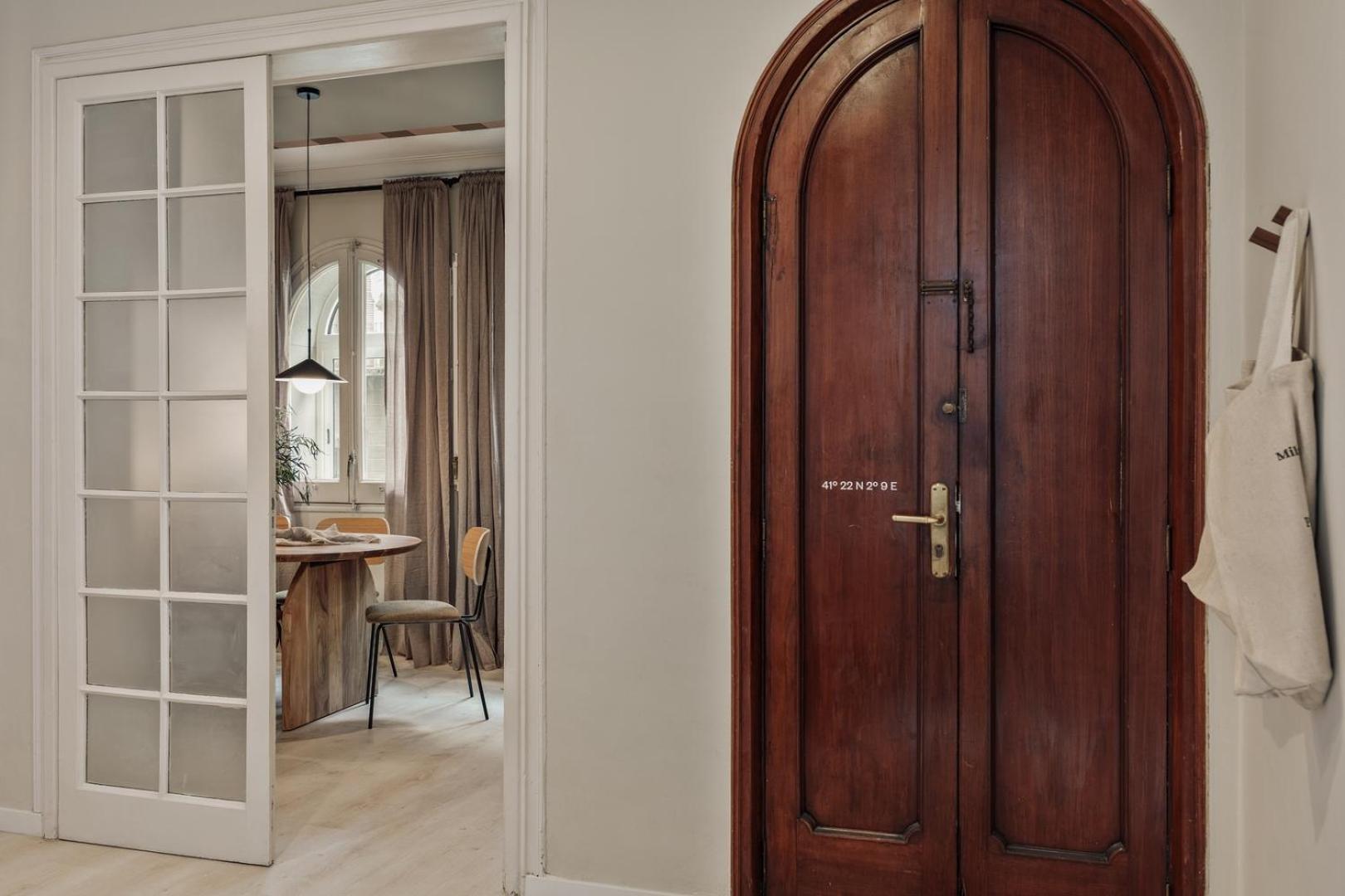 Cember - 3 Bedrooms And Patio In Sant Gervasi